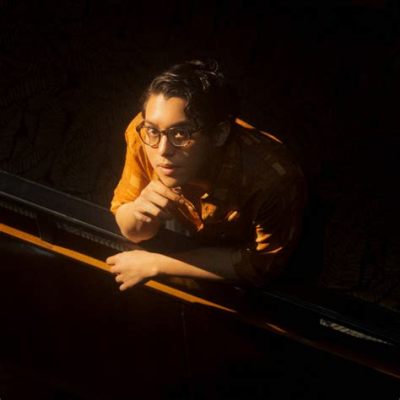 Le Concert Lumineux d'Ardhito Pramono : Un Mélange Eclectique de Musique Indonnésienne et d'Influences Occidentales!